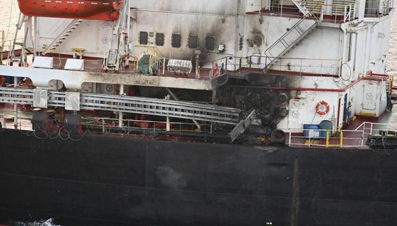 El barco estadounidense Genco Picardy, que fue atacado por drones lanzados por los rebeldes hutíes de Yemen. Foto: AP