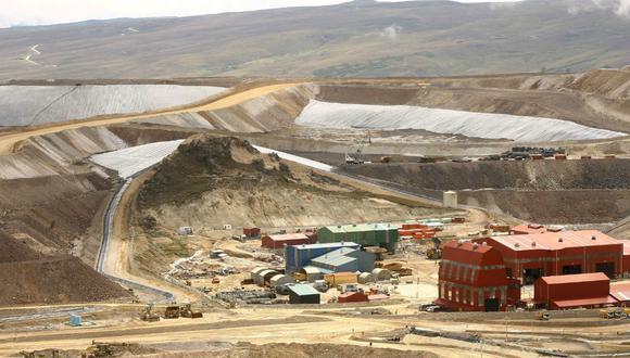 El estudio de bancabilidad deberá contener la construcción de una planta con capacidad de tratamiento no menor de 40,000 toneladas diarias de mineral o una inversión mínima total de US$ 1,000 millones (Foto: Andina).