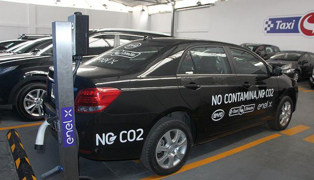 Con el plan piloto se recabará información sobre costos, reducción de emisiones, eficiencias y funcionalidades de los cargadores. Todo ello para evaluar la implementación de una flota mayor de hasta 30 vehículos. (Foto: GEC)