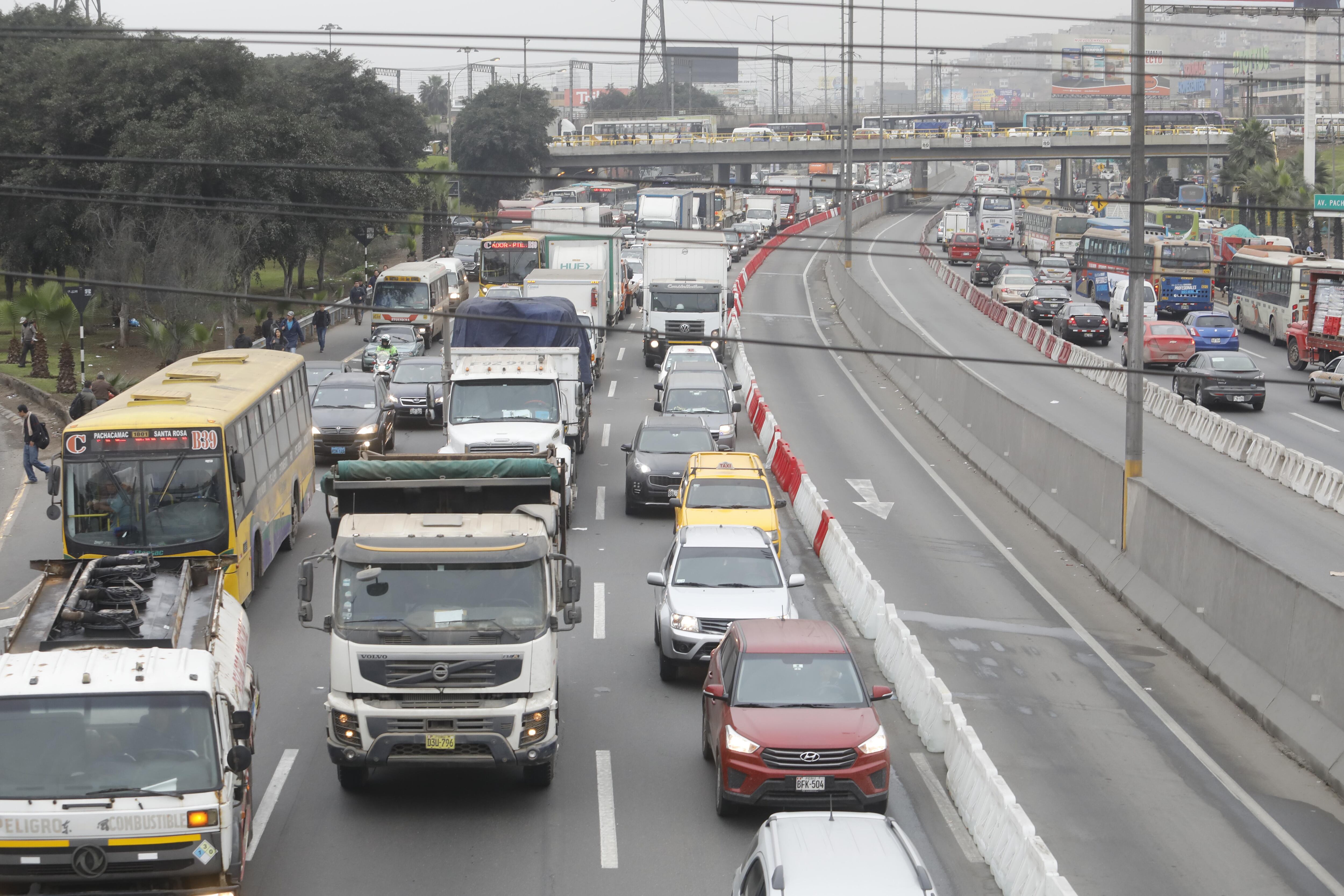 Se debe considerar que la prima anual de un seguro vehicular es aproximadamente el 4% del valor del auto. (Foto: GEC)