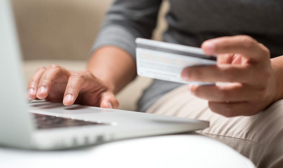 4.	Nunca envíe contraseñas ni datos de tarjetas de crédito, cuentas bancarias o similares por email. Ninguna entidad seria se los solicitará por ese medio. Y si recibe un mail que parece legítimo y requiera ese tipo de información, no envíe esos datos.