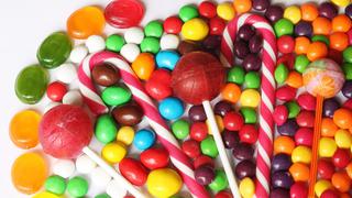 Reino Unido quiere prohibir la venta de dulces para reducir la obesidad infantil