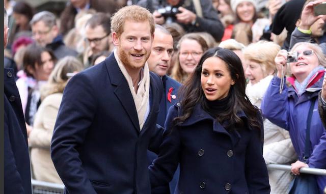 FOTO 3 |  3. Príncipe Harry y Meghan Markle.
Por lo general a los novios (o prometidos) no se les permite unirse a las festividades; pero según la prensa, el príncipe Harry le pidió a la Reina que haga una excepción con su novia Meghan Markle este año.