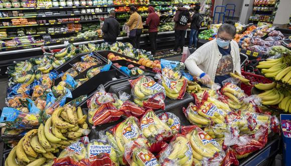 Si bien normalmente los costos de los productos básicos tardan un tiempo en llegar a los supermercados, los incrementos están evocando recuerdos de alzas experimentadas en el 2008 y 2011 que contribuyeron a crisis alimentarias mundiales.