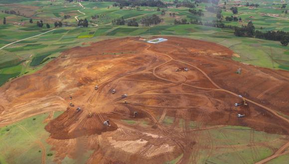 Diversos expertos advirtieron que el terreno en donde se construye el aeropuerto de Chinchero supone un peligro para el patrimonio de Cusco. (Foto: GEC)