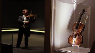 Subastan violín usado en orquesta musical del Titanic por US$ 1.6 millones