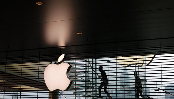 Apple enfrenta una serie de demandas antimonopolio dentro y fuera de Estados Unidos que buscan abrir la App Store a la competencia, además de investigaciones de aplicación de la ley de monopolio presentadas por agencias federales y estatales, y a iniciativas legislativas para restringir sus prácticas comerciales. (Foto: AFP)