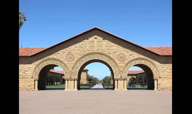 FOTO 8 | Cuando estudiaba en Stanford, Spiegel escuchó una clase de postgrado sobre espíritu empresarial y capital de riesgo. En esa clase escuchó conversaciones de las luminarias de la tecnología como el CEO de Google Eric Schmidt y el cofundador de YouT