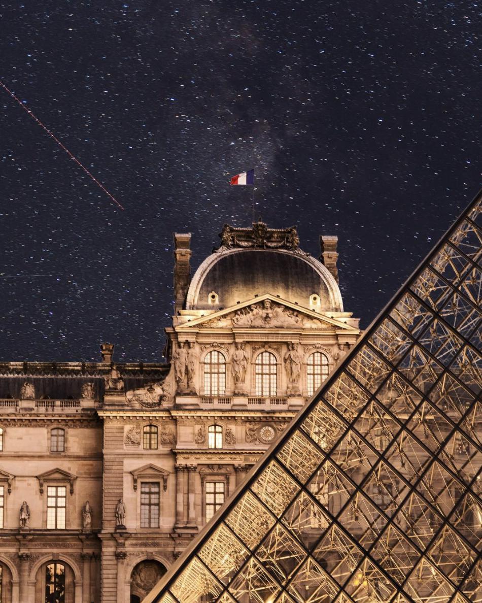 7.- Museo del Louvre (París, Francia)