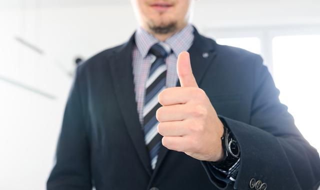 FOTO 11 | 11. No crees en ti mismo. ¿Qué es lo que realmente te detiene de ser exitoso? Es probable que sea porque no confías en ti mismo. En lugar de preguntarte si eres o no capaz en cada movimiento que tomes, confía en ti y toma la mano de tu intuición.

Dale Carnegie dijo:

“No hacer nada te brinda duda y miedo. En cambio, la acción te llena de confianza y coraje. Si quieres conquistar al miedo no te sientes en casa a pensar en eso. Sal y ocúpate”.