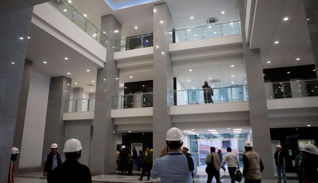 FOTO 5 | Dispone de siete ascensores de última generación, de los cuales uno será de uso exclusivo del presidente. La planta 13 se destinará a las reuniones del gabinete. (Foto: AP)