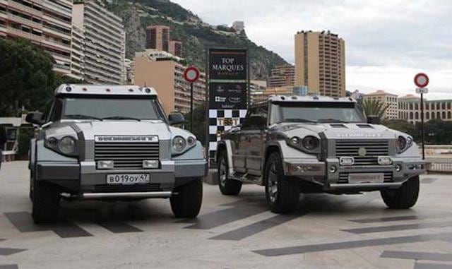 Fotos 2 | 19. Dartz Kombat T98 SUV. De fabricación rusa, el Dartz Kombat T98 es técnicamente un SUV. Pero en realidad se parece más a un tanque. Parece una Hummer con puertas de acero pesadas y ventanas de 7cm de espesor, que pueden repelar balas de AK-47