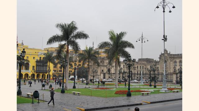 Plaza de Armas (Plaza Mayor), Lima, Perú. “La mejor plaza central de America del Sur”.