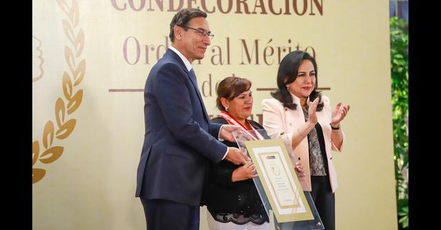 FOTO 8 | En la categoría “En mérito a su ejemplo de superación de adversidades (mujeres con discapacidad)” resultó ganadora Bertha Isabel Garcia Quispe. (Foto: flickr Presidencia Perú)