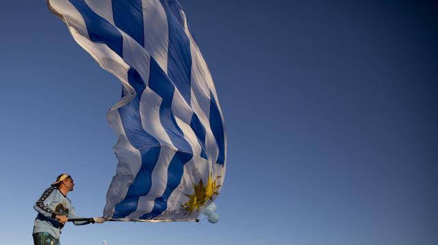 El salario mínimo en Uruguay luego del último reajuste del 4.33%, llevado a cabo el 1 de enero, es de 16,300 pesos uruguayos (unos US$ 428). (Foto: AP)