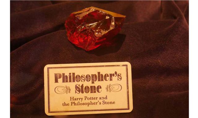 La piedra filosofal, pieza que da nombre al primer libro de la saga de Harry Potter.