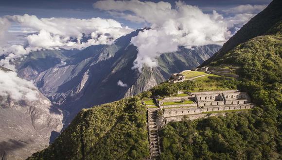 Choquequirao es un complejo inca monumental ubicado en la provincia cusqueña de La Convención, y es considerado el segundo Machu Picchu por sus estructuras escalonadas que se conservan intactas.