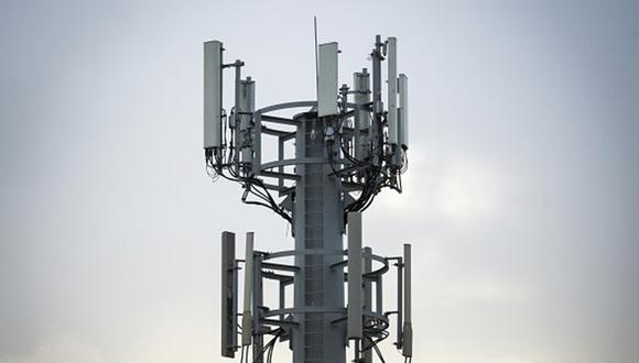 Los operadores de telefonía móvil Verizon y AT&T aceptaron a mediados de enero demorar la activación de torres 5G instaladas cerca de algunos aeropuertos, evitando así una perturbación masiva del tráfico aéreo. (Foto: Getty Images)