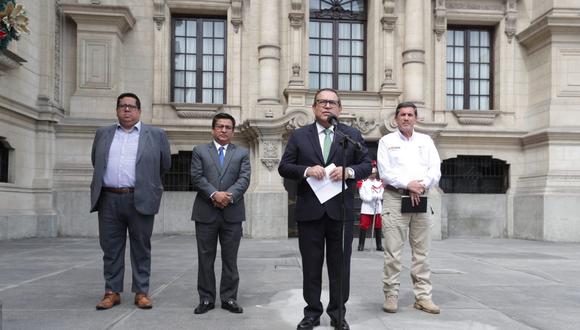 El anuncio del ministro Álex Contreras fue dado en conferencia de prensa, junto con otros ministros (Foto: PCM).