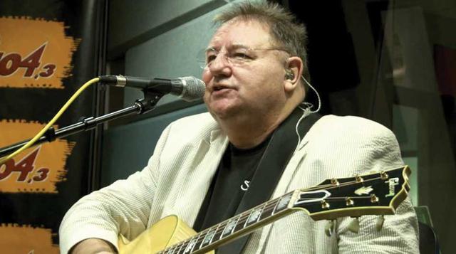 Greg Lake. El otro nombre de Emerson, Lake & Palmer también nos dejó este año. El bajista y fundador de la banda, fue además miembro de King Crimson, legendaria banda progresiva de los años 60. Lake murió el 7 de diciembre en Londres, a los 69 años.