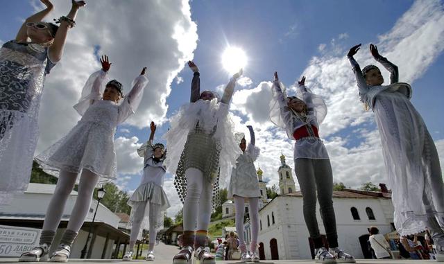 Entonces, ¿qué atrae a la élite rusa a este Hamptons floreciente a orillas del Volga? El renacimiento de Plyos es el resultado de una cruzada de un hombre (muy rico): Alexey Shevtsov. Cuando la República Soviética se derrumbó en 1991, Shevtsov capeó la ac