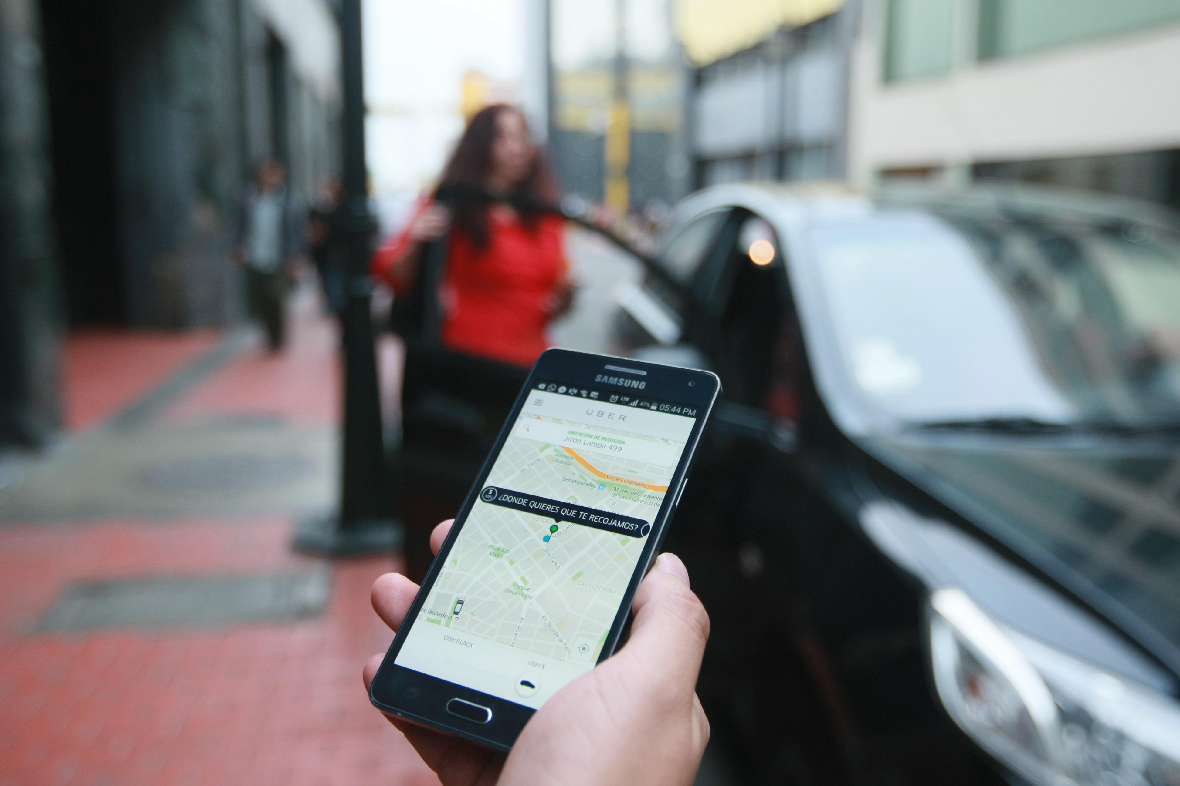LIMA 10 DE SEPTIEMBRE DE 2015

PRODUCCION DE APLICACION DE INTERNET DE TAXI UBER POR TELEFONO CELULAR