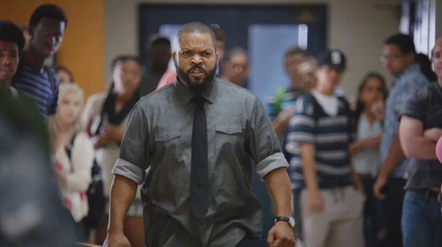 "Fist fight", la comedia dirigida por Richie Keen y escrita por Van Robichaux y Evan Susser, se ubicó en la sexta posición al recaudar US$ 6.6 millones en la semana. Es protagonizada por Ice Cube, Charlie Day, Christina Hendricks, Jillian Bell y