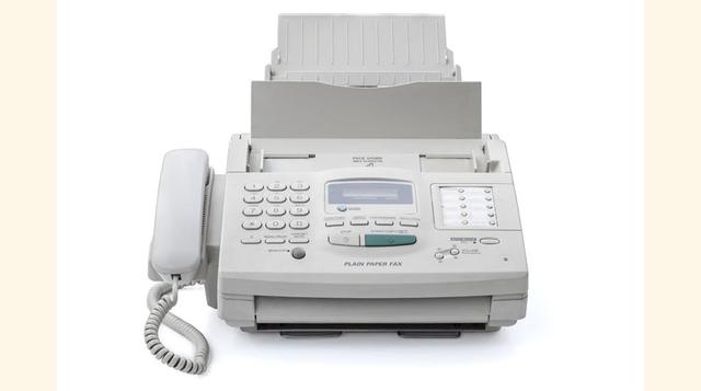 4. Fax: Pocos faxes quedan en la actualidad. Este aparato creado en 1964 supuso una auténtica revolución en su época, ya que con él se podía enviar imágenes y documentos a otros dispositivos. Algo impensable antes de la aparición de Internet. (Foto: Getty