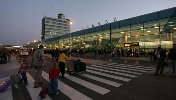 Las aerolíneas que operan en el aeropuerto Jorge Chávez tienen combustible para os próximos 18 días, en concreto hasta el 19 de febrero. (Foto: Andina)