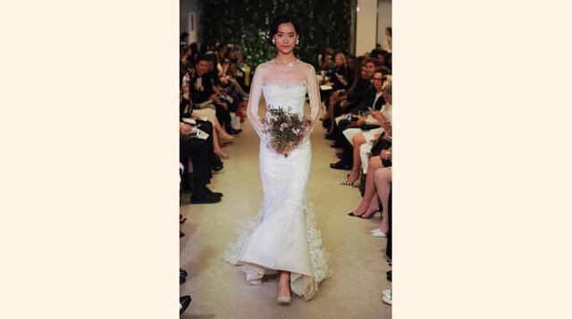 La romántica novia de Carolina Herrera, entre tules, sedas y encajes