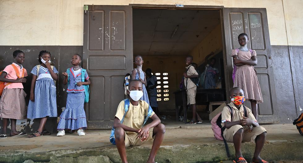 Las mascarillas serán una prenda común en las escuelas de todo el mundo. (Foto: Issouf SANOGO / AFP)
