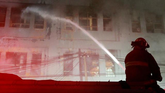 En menos de dos semanas se han reportado ocho incendios de importante magnitud, la mayoría de ellos en locales comerciales, aunque también en un almacén del Ministerio Público. (Foto: Andina).