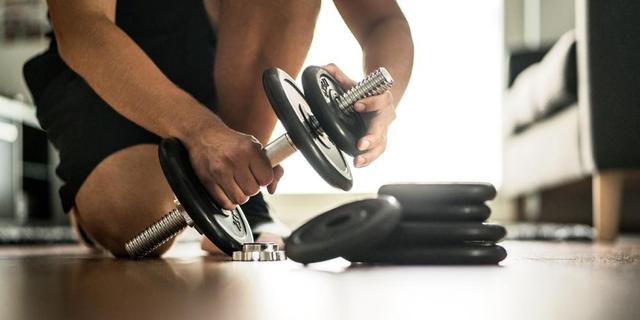 FOTO 1 | 1. Desarrollo de tríceps (Foto: iStock)