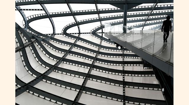 "La maravillosa visión del arquitecto ha sido al 100% plasmada", comentó satisfecho Enrico Pazzali, director del grupo público EUR spa, encargado de realizar el proyecto. (Foto: AFP)