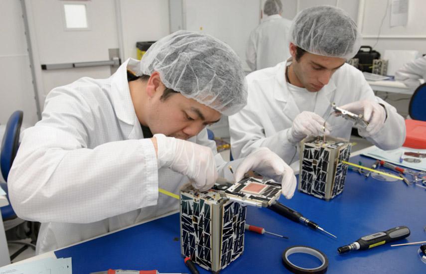 Goldman, Lockheed financian firma que fabrica pequeños satélites