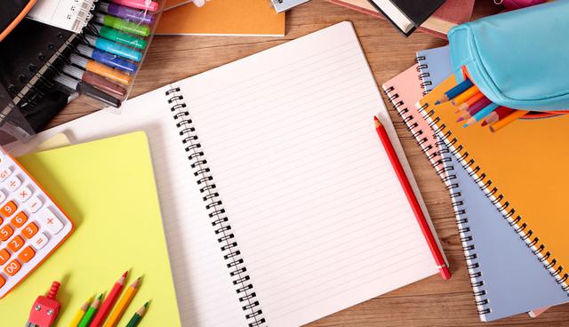 FOTO 3 | 3. Asegúrate de tener productos “gancho”

Debes contar con artículos atrayentes, que estén relacionados con la campaña escolar y que tengan que ver con el giro de tu negocio.  Por ejemplo, si vendes cuadernos procura tener un stock de estos artículos decorados con los personajes de moda. (Foto: Freepik)