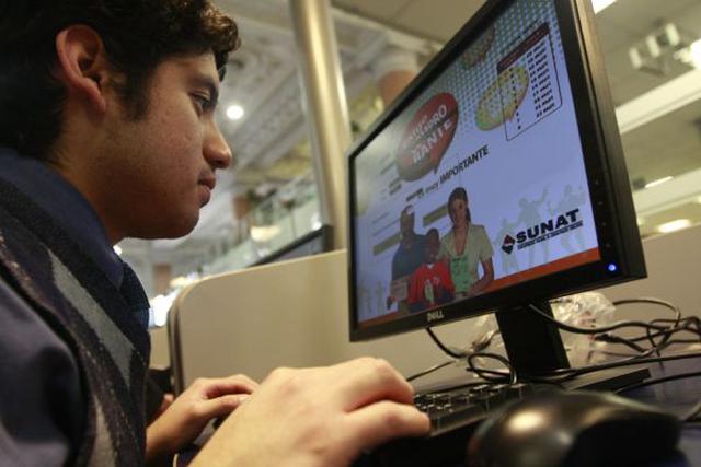 *Próximas medidas que implementará la Sunat (II).* Comprobantes electrónicos.  239 grandes empresas  (Oct-14), recibos por honorarios por servicios al Estado, segundo grupo (10,000 empresas adicionales Ene-15), recibos por honorarios