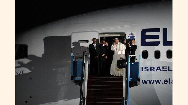 El Papa Franciso en la ceremonia de despedida en el Aeropuerto Ben Gurion de Tel Aviv (Israel).  (Foto:Reuters)