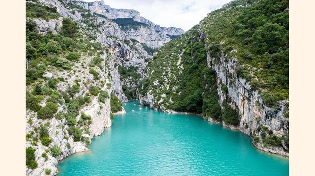 Verdon Gorge,Provence,Francia; llamado el cañón más bello del río de Europa, Verdon Gorge es conocido por sus aguas azules.