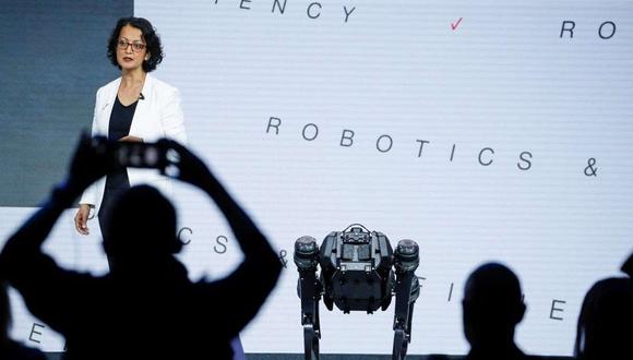Robots que se conectan entre sí. El futuro del 5G es mostrado en el Mobile World Congress. (Reuters)