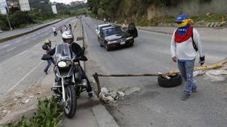 Grupo de militares se declara en rebeldía en Venezuela pero Gobierno dice controla situación