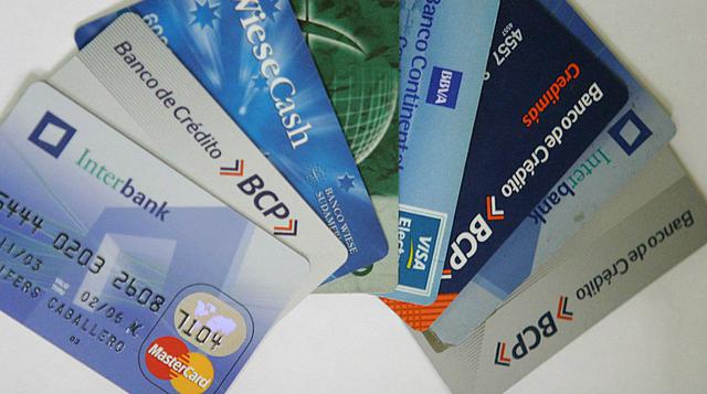 Jueves 8. Cooperativas en camino a emitir "tarjetas de crédito y de débito":http://gestion.pe/empresas/cooperativas-camino-emitir-tarjetas-credito-y-debito-sus-ahorristas-2191986 para sus ahorristas. Proyecto de ley propone que la SBS ya no solo