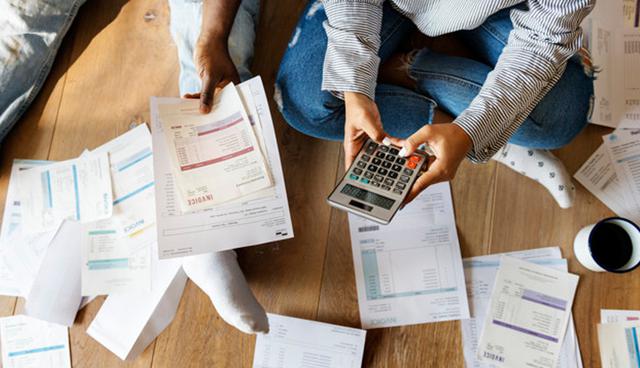 FOTO 3 | Prioriza una deuda, que puede ser la de interés más alto, para así ahorrar en intereses, o la más pequeña. (Foto: Freepik)