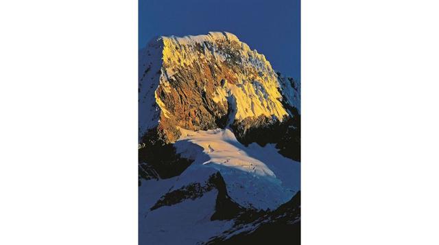 El Parque Nacional Huascarán cuenta con 712 glaciares, que tienen una extensión de 486,037 km2, 14% del total. (Foto: Wust Ediciones/ Sernamp)