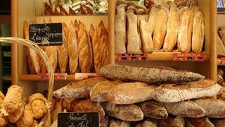 ¡Jamás sin mi baguette! Panaderías abarrotadas en Francia por miedo a escasez   