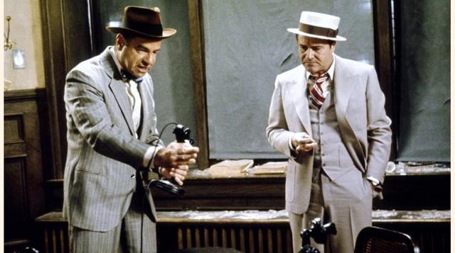 Primera plana (1974). Uno de los clásicos del cine de Billy Wilder, protagonizado por Jack Lemmon y Walter Matthau, se centra en un grupo de periodistas que cubren el juicio de un convicto por el asesinato de un policía en el Chicago de 1929. (Foto: Imdb)