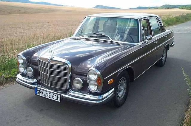 Foto 4 | 7. Mercedes-Benz 300 SEL 6.3 (1968 – 1972). Con motor de 6.3 litros, el 300SEL contiene la fórmula perfecta para un sedán de lujo. Además de su cuerpo sutil y señorial, este coche tiene suspensión de aire, freno de disco en las cuatro ruedas y dirección asistida. En menos de 6 segundos va de 0 a 97 km/h.