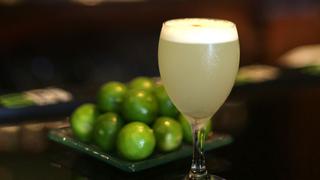 Publicación en The Guardian menciona al pisco sour y cebiche como “experiencia gastronómica chilena”