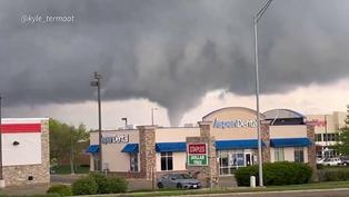 Emergencia climática en EEUU: Tornados sacuden Nebraska generando pánico