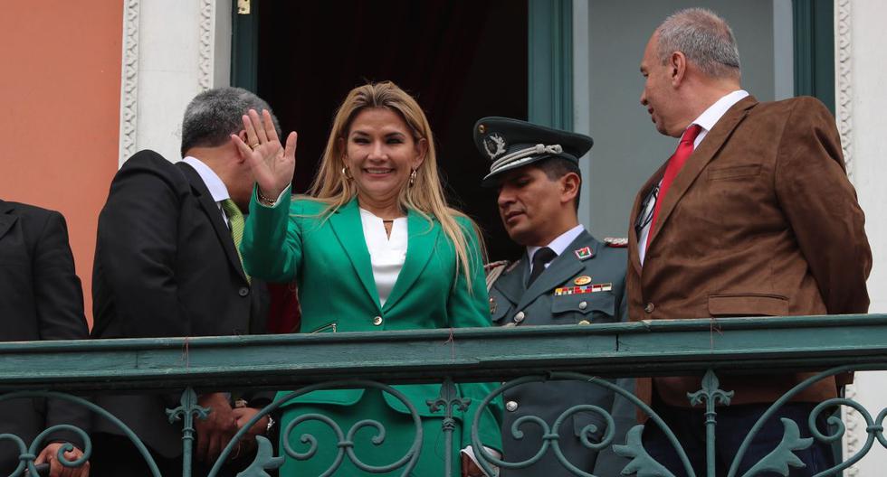 Jeanine Añez tiene 52 años de edad y fue presentadora de televisión y abogada antes de volcarse a la política. (Foto: EFE)